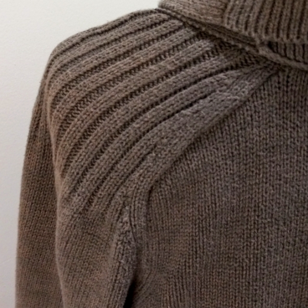 Ralph Lauren Petites. Size S Olive Green Sweater with Toggles - Picture 6 of 7